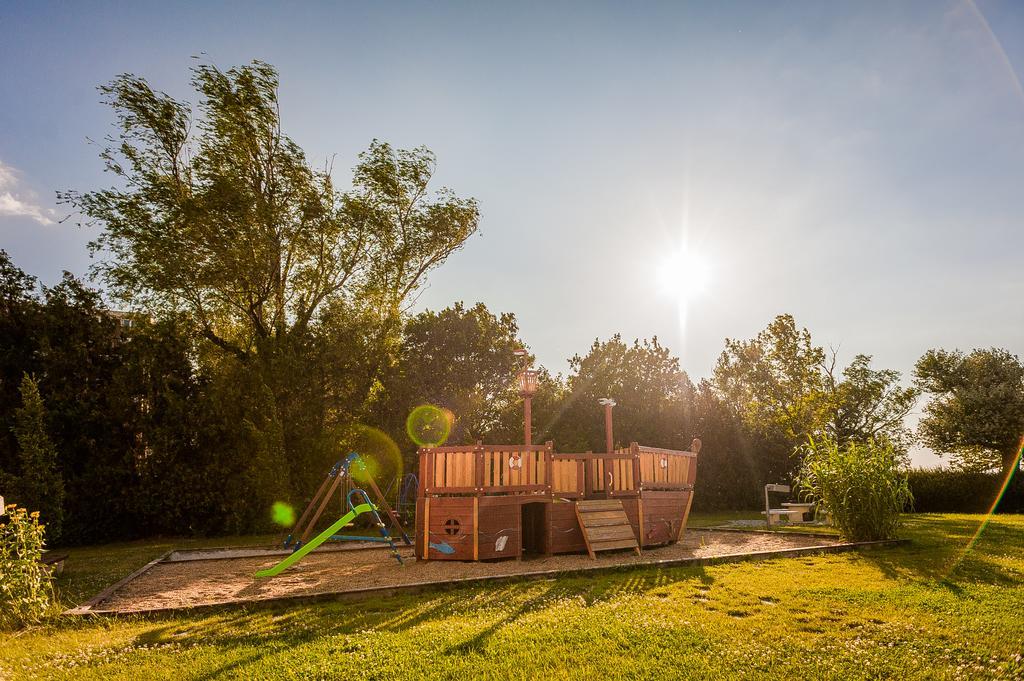 Milan Apartmanok Siofok Bagian luar foto